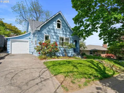 7229 SE Yamhill Street Portland OR 97215