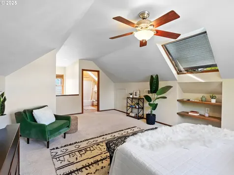 7229 SE Yamhill Street Portland OR 97215