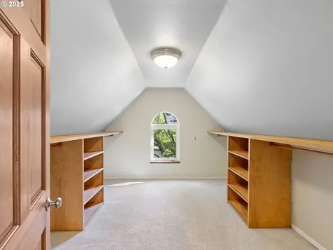 7229 SE Yamhill Street Portland OR 97215
