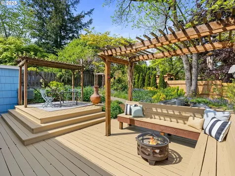 7229 SE Yamhill Street Portland OR 97215