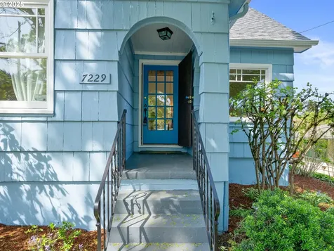 7229 SE Yamhill Street Portland OR 97215