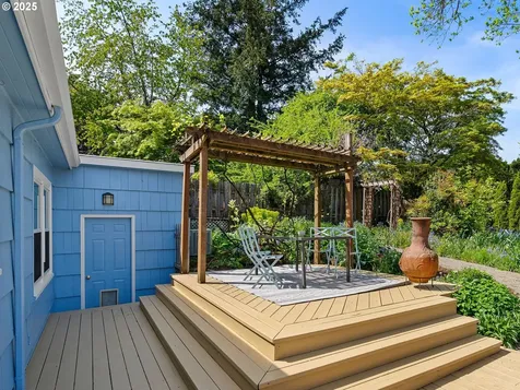 7229 SE Yamhill Street Portland OR 97215