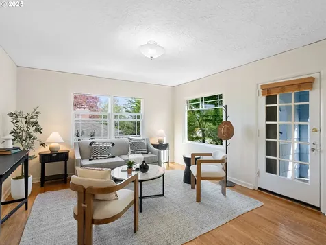 7229 SE Yamhill Street Portland OR 97215