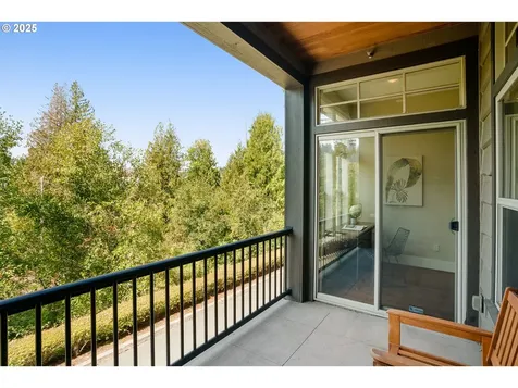 10546 SW Windwood Way Portland OR 97225