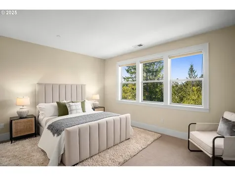 10546 SW Windwood Way Portland OR 97225