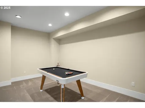 10546 SW Windwood Way Portland OR 97225