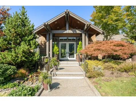 10546 SW Windwood Way Portland OR 97225