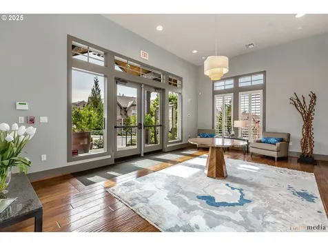 10546 SW Windwood Way Portland OR 97225