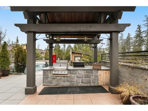 10546 SW Windwood Way Portland OR 97225