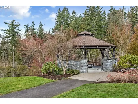 10546 SW Windwood Way Portland OR 97225