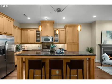 10546 SW Windwood Way Portland OR 97225
