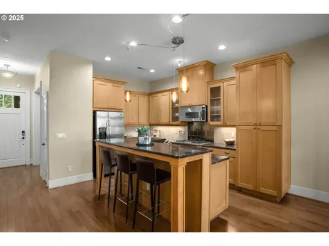 10546 SW Windwood Way Portland OR 97225