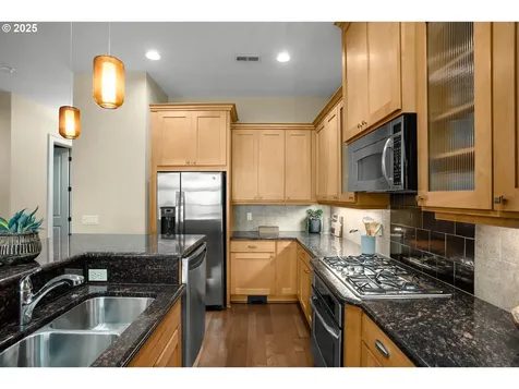 10546 SW Windwood Way Portland OR 97225