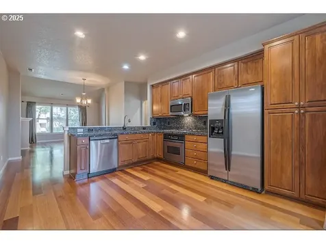 916 NE 73rd Avenue Hillsboro OR 97124