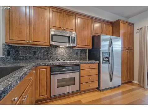 916 NE 73rd Avenue Hillsboro OR 97124