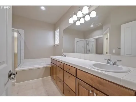 916 NE 73rd Avenue Hillsboro OR 97124