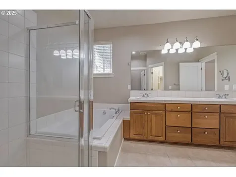 916 NE 73rd Avenue Hillsboro OR 97124