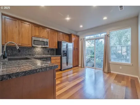 916 NE 73rd Avenue Hillsboro OR 97124