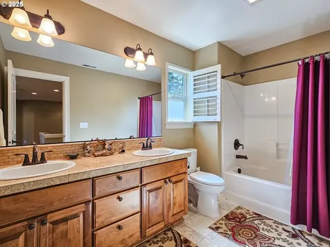 16023 Moss Lake Way Oregon City OR 97045