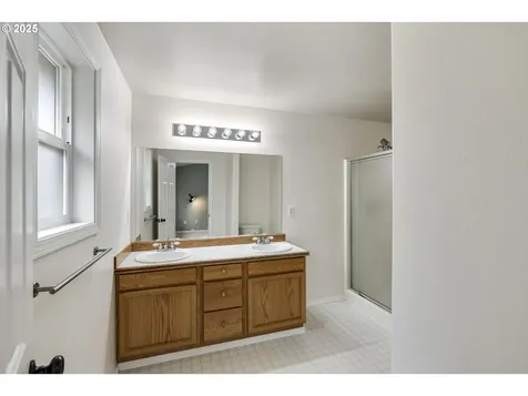 591 SW Filbert Street Mcminnville OR 97128