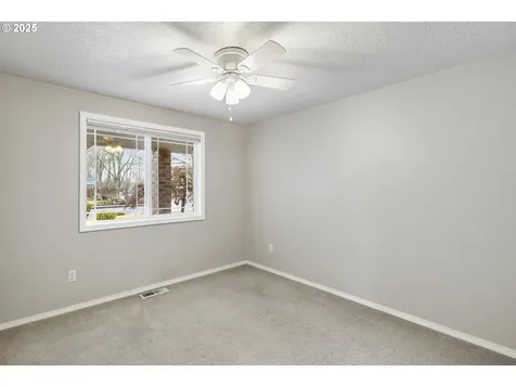 591 SW Filbert Street Mcminnville OR 97128