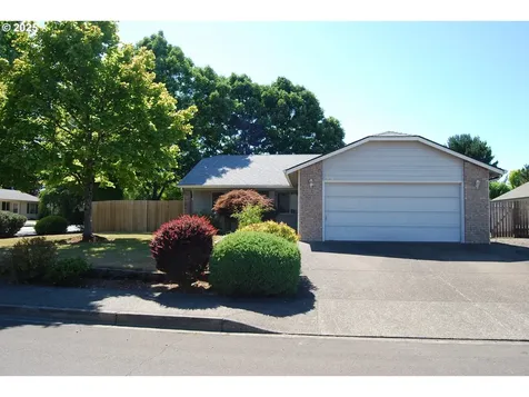 591 SW Filbert Street Mcminnville OR 97128