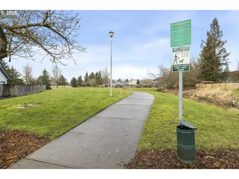 591 SW Filbert Street Mcminnville OR 97128
