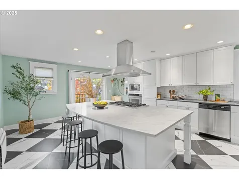 1990 SE Mulberry Avenue Portland OR 97214