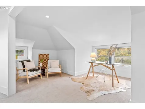 1990 SE Mulberry Avenue Portland OR 97214