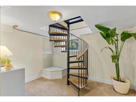 1990 SE Mulberry Avenue Portland OR 97214