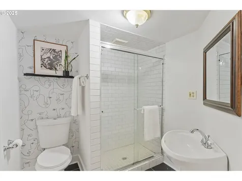 1990 SE Mulberry Avenue Portland OR 97214