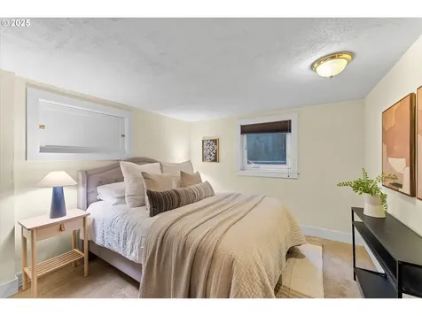 1990 SE Mulberry Avenue Portland OR 97214