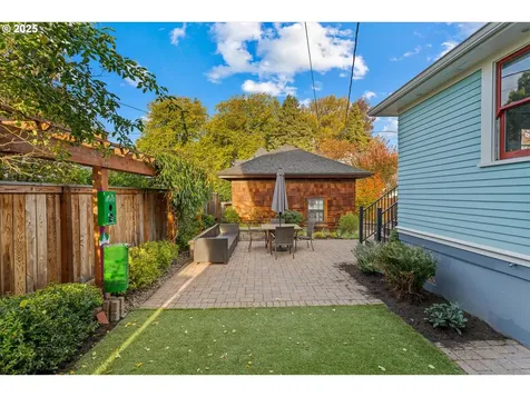 1990 SE Mulberry Avenue Portland OR 97214