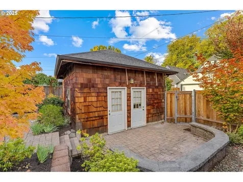 1990 SE Mulberry Avenue Portland OR 97214