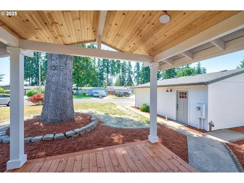3277 Mcnaught Street Woodburn OR 97071
