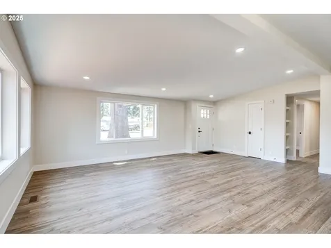 3277 Mcnaught Street Woodburn OR 97071