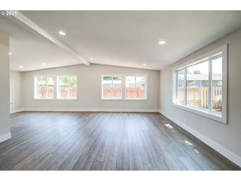3277 Mcnaught Street Woodburn OR 97071