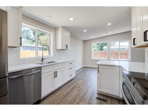 3277 Mcnaught Street Woodburn OR 97071