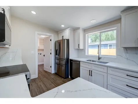 3277 Mcnaught Street Woodburn OR 97071