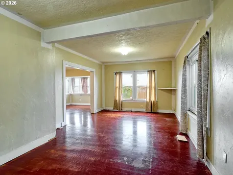 1740 Hardcastle Avenue Woodburn OR 97071