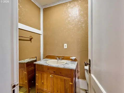 1740 Hardcastle Avenue Woodburn OR 97071