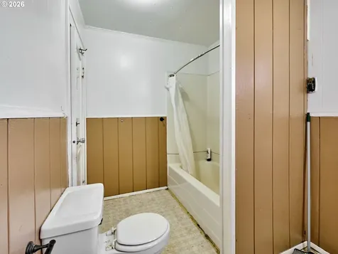 1740 Hardcastle Avenue Woodburn OR 97071