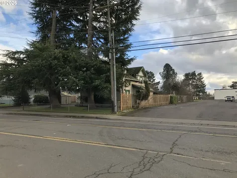 1740 Hardcastle Avenue Woodburn OR 97071
