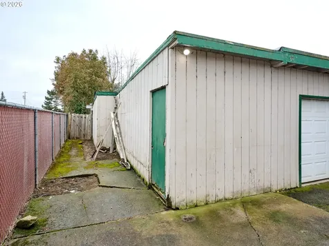 1740 Hardcastle Avenue Woodburn OR 97071