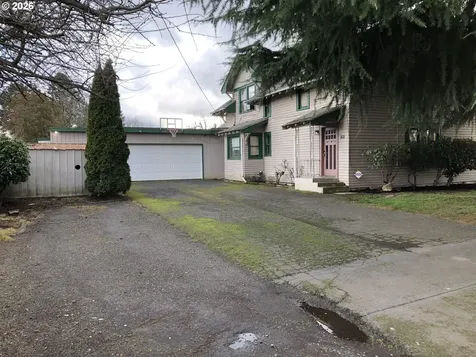 1740 Hardcastle Avenue Woodburn OR 97071