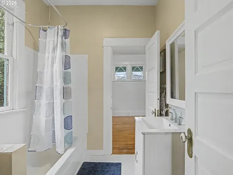 4074 NE 7th Avenue Portland OR 97212