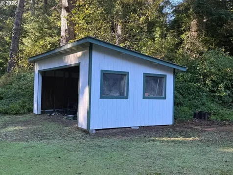 84226 Clear Lake Road Florence OR 97439