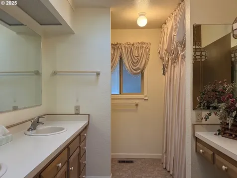 84226 Clear Lake Road Florence OR 97439