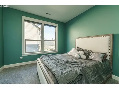 3611 SE 142nd Court Vancouver WA 98683