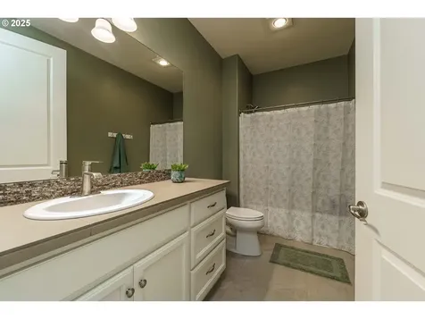 3611 SE 142nd Court Vancouver WA 98683